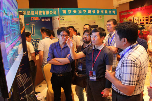 展商交谈 李宁波