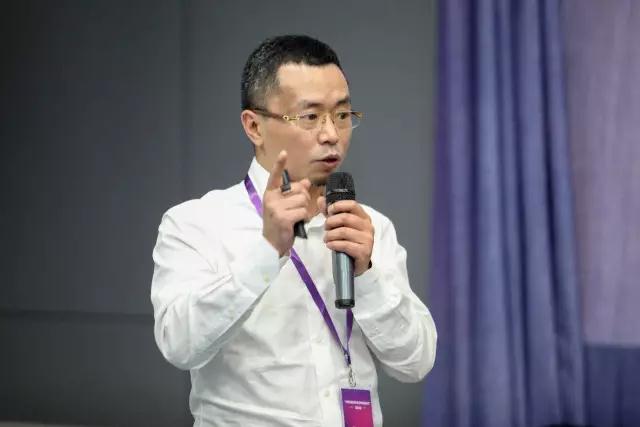 圖為夏驚濤董事長在會上發(fā)言